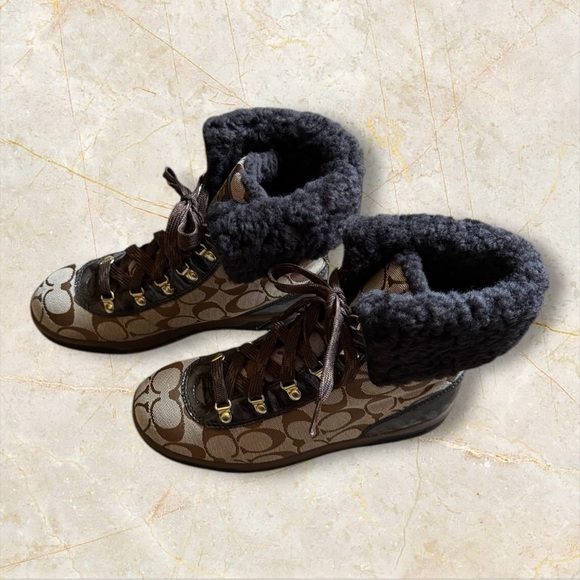 COACH TAILOR SIGNATURE SHORT BOOTS 6.5B - Picture 2 of 12